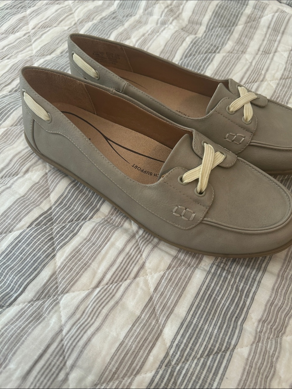 Lifestride Neutral Taupe Women's Slip-On  Boat Loafers with Cream Laces